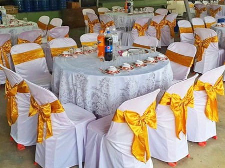 ขาย สินค้า ถูกงานวัดงานบุญงานเลี้ยง รับผลิตผ้าคลุมเก้าอี้สกรีนชื่อ-ราคาส่ง ผ้าคลุมโต๊ะจีน-โต๊ะกลมราคาโรงงาน สำหรับโรงแรมและอีเวนต์ทุกประเภท ขายผ้าคลุมเก้าอี้ราคาถูก